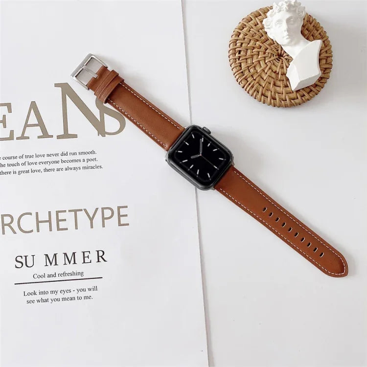 سوار ساعة من الجلد مخيط بنمط ذيل V، لساعات Apple Watch 5 و4 مقاس 44مم / 3 و2 و1 مقاس 42مم، لسلسلة Apple Watch 8 و7 مقاس 41مم / SE 2 و6 وSE و5 و4 مقاس 40مم / 3 و2 و1 مقاس 38مم، لسلسلة Apple Watch 7 مقاس 41مم / 6 وSE و5 و4 مقاس 40مم / 3 و2 و1 مقاس 38مم