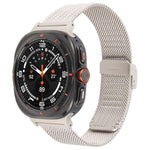 سوار ساعة معدني ميلانيزي منقوش مع إبزيم مدمج، لساعات Samsung Galaxy Watch Ultra 47مم / Ultra 2025