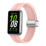 سوار ساعة سيليكون مع إبزيم فضي قابل للطي مغناطيسي، لساعات سامسونج جالاكسي فيت 3