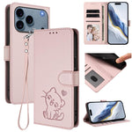 غطاء هاتف جلدي منقوش بقلب وقطة مع حزام يد، لهواتف iPhone 17e / 16e، iPhone 17 Pro Max، iPhone 17 Pro، iPhone 17