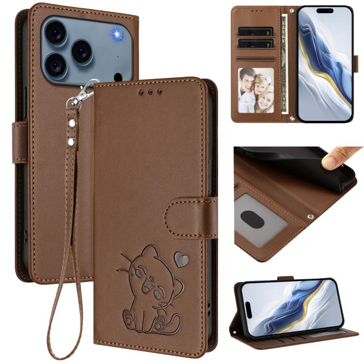 غطاء هاتف جلدي منقوش بقلب وقطة مع حزام يد، لهواتف iPhone 17e / 16e، iPhone 17 Pro Max، iPhone 17 Pro، iPhone 17