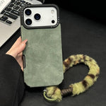 غطاء هاتف من قماش الشامواه الصناعي TPU مع حبل أرنب مطبوع على الشاشة، لهواتف iPhone 17 Pro Max و iPhone 17 Pro و iPhone 17 و iPhone 16 Pro Max و iPhone 16 Pro و iPhone 16 و iPhone 15 Pro Max و iPhone 15 Pro