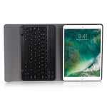 حافظة تابلت جلدية مع لوحة مفاتيح بلوتوث ABS قابلة للفصل فائقة النحافة Bluetooth 3.0 لجهاز iPad Air / Pro 10.5 بوصة (2019)، مع حامل A09