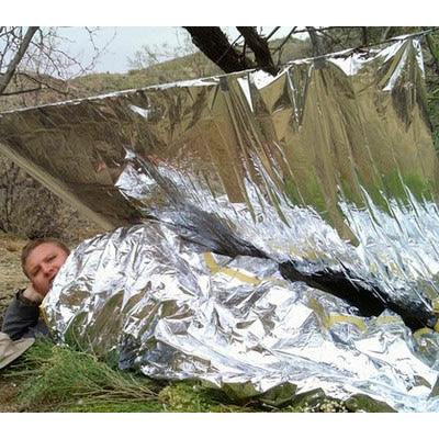 بطانية طوارئ مضادة للرياح ومقاومة للماء خفيفة الوزن ومضاءة بالألمنيوم لتغليف الجسم للبقاء على قيد الحياة في الهواء الطلق 140 × 210 سم، 140x210 سم