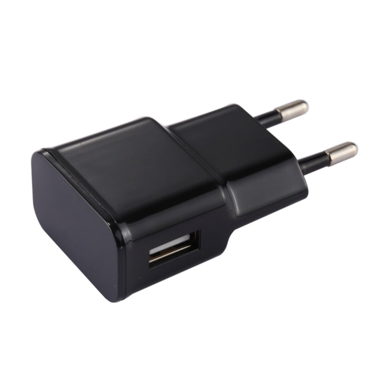شاحن USB ذكي بتيار 5 فولت 2.1 أمبير مع كابل شحن USB إلى USB-C / تايب-سي بطول 1 متر، قابس أوروبي