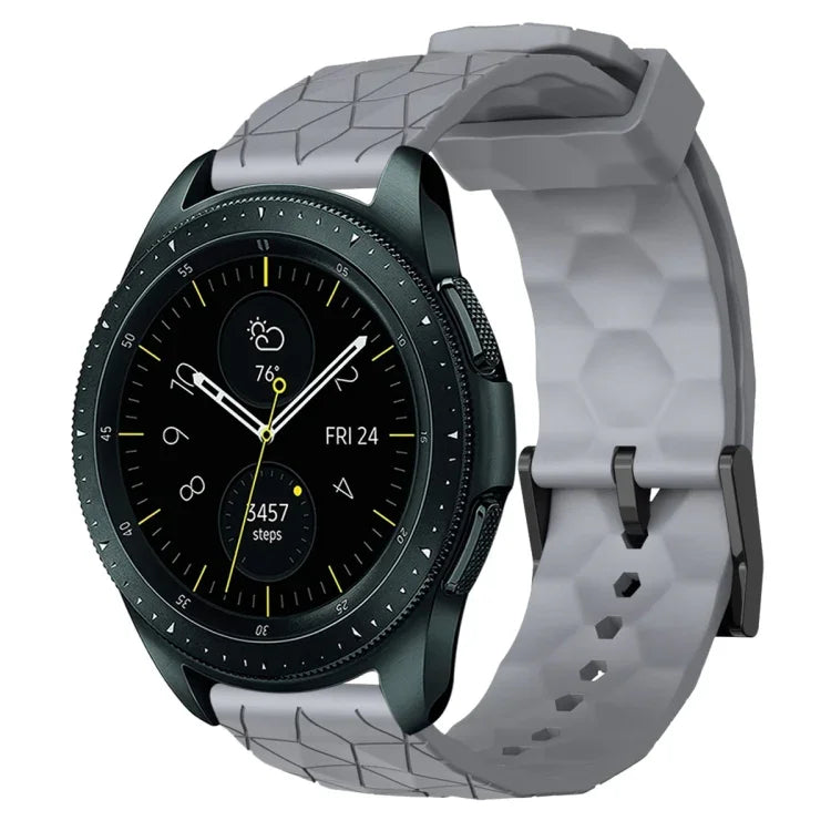 سوار ساعة سيليكون بلون صلب بنمط كرة القدم مقاس 20مم، لساعات Samsung Galaxy Watch Active 2 مقاس 44مم، لساعات Samsung Galaxy Watch مقاس 42مم
