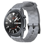 سوار ساعة سيليكون بلون صلب بنمط كرة القدم مقاس 22مم، لساعات Samsung Galaxy Watch3 مقاس 45مم، لساعات Samsung Galaxy Watch مقاس 46مم، لساعات Samsung Gear S3 Classic، لساعات Samsung Gear S3 Frontier