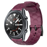 سوار ساعة سيليكون بلون صلب بنمط كرة القدم مقاس 22مم، لساعات Samsung Galaxy Watch3 مقاس 45مم، لساعات Samsung Galaxy Watch مقاس 46مم، لساعات Samsung Gear S3 Classic، لساعات Samsung Gear S3 Frontier