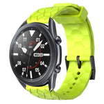 سوار ساعة سيليكون بلون صلب بنمط كرة القدم مقاس 22مم، لساعات Samsung Galaxy Watch3 مقاس 45مم، لساعات Samsung Galaxy Watch مقاس 46مم، لساعات Samsung Gear S3 Classic، لساعات Samsung Gear S3 Frontier
