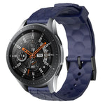 سوار ساعة سيليكون بلون صلب بنمط كرة القدم مقاس 22مم، لساعات Samsung Galaxy Watch3 مقاس 45مم، لساعات Samsung Galaxy Watch مقاس 46مم، لساعات Samsung Gear S3 Classic، لساعات Samsung Gear S3 Frontier