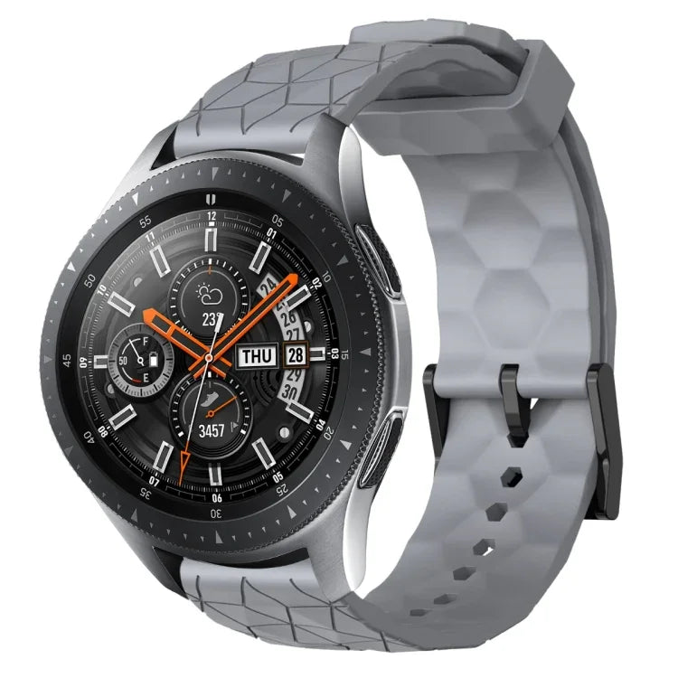 سوار ساعة سيليكون بلون صلب بنمط كرة القدم مقاس 22مم، لساعات Samsung Galaxy Watch3 مقاس 45مم، لساعات Samsung Galaxy Watch مقاس 46مم، لساعات Samsung Gear S3 Classic، لساعات Samsung Gear S3 Frontier