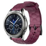 سوار ساعة سيليكون بلون صلب بنمط كرة القدم مقاس 22مم، لساعات Samsung Galaxy Watch3 مقاس 45مم، لساعات Samsung Galaxy Watch مقاس 46مم، لساعات Samsung Gear S3 Classic، لساعات Samsung Gear S3 Frontier