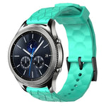 سوار ساعة سيليكون بلون صلب بنمط كرة القدم مقاس 22مم، لساعات Samsung Galaxy Watch3 مقاس 45مم، لساعات Samsung Galaxy Watch مقاس 46مم، لساعات Samsung Gear S3 Classic، لساعات Samsung Gear S3 Frontier