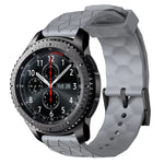 سوار ساعة سيليكون بلون صلب بنمط كرة القدم مقاس 22مم، لساعات Samsung Galaxy Watch3 مقاس 45مم، لساعات Samsung Galaxy Watch مقاس 46مم، لساعات Samsung Gear S3 Classic، لساعات Samsung Gear S3 Frontier