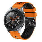 سوار ساعة سيليكون مثقوب بلونين بعرض 22مم، لساعات Samsung Galaxy Watch3 بمقاس 45مم، و Samsung Galaxy Watch بمقاس 46مم، و Samsung Gear S3 Classic، و Samsung Gear S3 Frontier