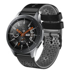 سوار ساعة سيليكون مثقوب بلونين بعرض 22مم، لساعات Samsung Galaxy Watch3 بمقاس 45مم، و Samsung Galaxy Watch بمقاس 46مم، و Samsung Gear S3 Classic، و Samsung Gear S3 Frontier