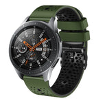 سوار ساعة سيليكون مثقوب بلونين بعرض 22مم، لساعات Samsung Galaxy Watch3 بمقاس 45مم، و Samsung Galaxy Watch بمقاس 46مم، و Samsung Gear S3 Classic، و Samsung Gear S3 Frontier