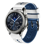 سوار ساعة سيليكون مثقوب بلونين بعرض 22مم، لساعات Samsung Galaxy Watch3 بمقاس 45مم، و Samsung Galaxy Watch بمقاس 46مم، و Samsung Gear S3 Classic، و Samsung Gear S3 Frontier