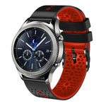 سوار ساعة سيليكون مثقوب بلونين بعرض 22مم، لساعات Samsung Galaxy Watch3 بمقاس 45مم، و Samsung Galaxy Watch بمقاس 46مم، و Samsung Gear S3 Classic، و Samsung Gear S3 Frontier