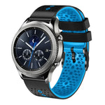 سوار ساعة سيليكون مثقوب بلونين بعرض 22مم، لساعات Samsung Galaxy Watch3 بمقاس 45مم، و Samsung Galaxy Watch بمقاس 46مم، و Samsung Gear S3 Classic، و Samsung Gear S3 Frontier
