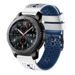 سوار ساعة سيليكون مثقوب بلونين بعرض 22مم، لساعات Samsung Galaxy Watch3 بمقاس 45مم، و Samsung Galaxy Watch بمقاس 46مم، و Samsung Gear S3 Classic، و Samsung Gear S3 Frontier