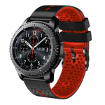 سوار ساعة سيليكون مثقوب بلونين بعرض 22مم، لساعات Samsung Galaxy Watch3 بمقاس 45مم، و Samsung Galaxy Watch بمقاس 46مم، و Samsung Gear S3 Classic، و Samsung Gear S3 Frontier