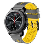 سوار ساعة سيليكون مثقوب بلونين بعرض 22مم، لساعات Samsung Galaxy Watch3 بمقاس 45مم، و Samsung Galaxy Watch بمقاس 46مم، و Samsung Gear S3 Classic، و Samsung Gear S3 Frontier