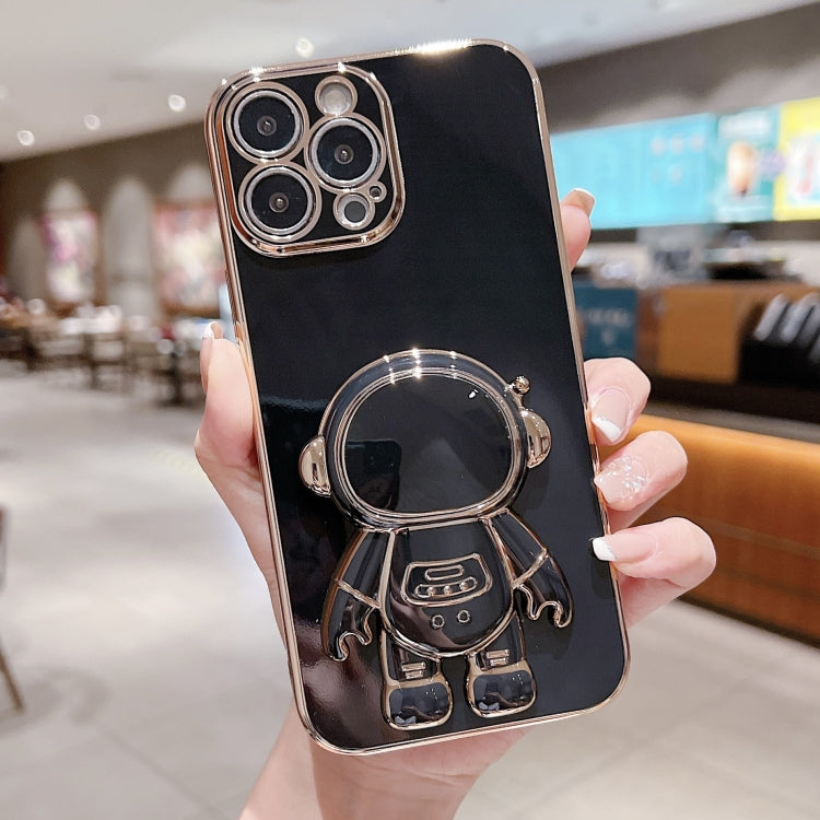 غطاء هاتف بحامل رائد فضاء مطلي بالكهرباء، لهواتف iPhone 17e / 16e، iPhone 17 Pro Max، iPhone 17 Pro، iPhone 17، iPhone Air، iPhone 16 Pro Max، iPhone 16 Pro، iPhone 16 Plus