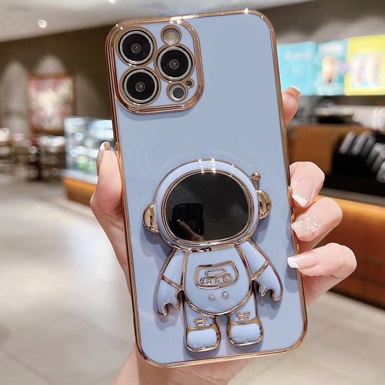 غطاء هاتف بحامل رائد فضاء مطلي بالكهرباء، لهواتف iPhone 17e / 16e، iPhone 17 Pro Max، iPhone 17 Pro، iPhone 17، iPhone Air، iPhone 16 Pro Max، iPhone 16 Pro، iPhone 16 Plus