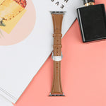 سوار ساعة من الجلد العادي مع إبزيم فراشة، لساعات Apple Watch SE 2022 40mm، وApple Watch SE 2022 44mm، وApple Watch Series 7 41mm، وApple Watch Series 7 45mm