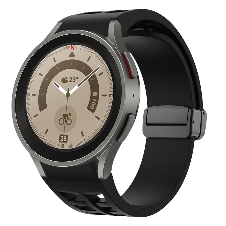 سوار ساعة سيليكون بقفل أسود قابل للطي مغناطيسي من Richard، لساعة Samsung Galaxy Watch 5 مقاس 40 / 44 مم، لساعة Samsung Galaxy Watch 5 Pro مقاس 45 مم، لساعة Samsung Galaxy Watch 4 مقاس 40 / 44 مم