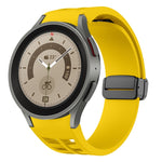 سوار ساعة سيليكون بقفل أسود قابل للطي مغناطيسي من Richard، لساعة Samsung Galaxy Watch 5 مقاس 40 / 44 مم، لساعة Samsung Galaxy Watch 5 Pro مقاس 45 مم، لساعة Samsung Galaxy Watch 4 مقاس 40 / 44 مم