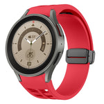 سوار ساعة سيليكون بقفل أسود قابل للطي مغناطيسي من Richard، لساعة Samsung Galaxy Watch 5 مقاس 40 / 44 مم، لساعة Samsung Galaxy Watch 5 Pro مقاس 45 مم، لساعة Samsung Galaxy Watch 4 مقاس 40 / 44 مم