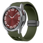 سوار ساعة سيليكون بقفل أسود قابل للطي مغناطيسي من Richard، لساعة Samsung Galaxy Watch FE مقاس 40 مم، لساعة Samsung Galaxy Watch 7 مقاس 40 / 44 مم، لساعة Samsung Galaxy Watch 6 Classic مقاس 43 / 47 مم