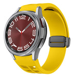 سوار ساعة سيليكون بقفل أسود قابل للطي مغناطيسي من Richard، لساعة Samsung Galaxy Watch FE مقاس 40 مم، لساعة Samsung Galaxy Watch 7 مقاس 40 / 44 مم، لساعة Samsung Galaxy Watch 6 Classic مقاس 43 / 47 مم
