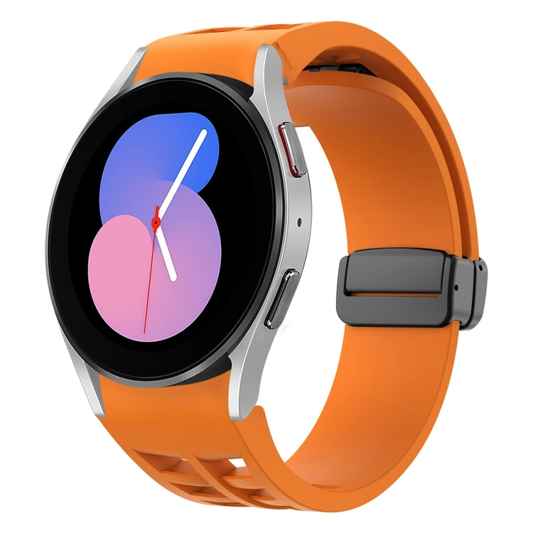 سوار ساعة سيليكون بقفل أسود قابل للطي مغناطيسي من Richard، لساعة Samsung Galaxy Watch 5 مقاس 40 / 44 مم، لساعة Samsung Galaxy Watch 5 Pro مقاس 45 مم، لساعة Samsung Galaxy Watch 4 مقاس 40 / 44 مم