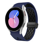 سوار ساعة سيليكون بمشبك أسود قابل للطي مغناطيسي بلونين، لساعات Samsung Galaxy Watch 7 40 / 44مم، لساعات Samsung Galaxy Watch 5 40 / 44مم، لساعات Samsung Galaxy Watch 4 40 / 44مم، لساعات Samsung Galaxy Watch 4 Classic 42 / 46مم
