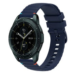 سوار ساعة سيليكون 20مم بنمط منقط ومموج مخيط، لساعات Samsung Galaxy Watch 42مم، لساعات Samsung Gear S2 Classic