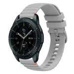 سوار ساعة سيليكون 20مم بنمط منقط ومموج مخيط، لساعات Samsung Galaxy Watch 42مم، لساعات Samsung Gear S2 Classic