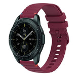 سوار ساعة سيليكون 20مم بنمط منقط ومموج مخيط، لساعات Samsung Galaxy Watch 42مم، لساعات Samsung Gear S2 Classic