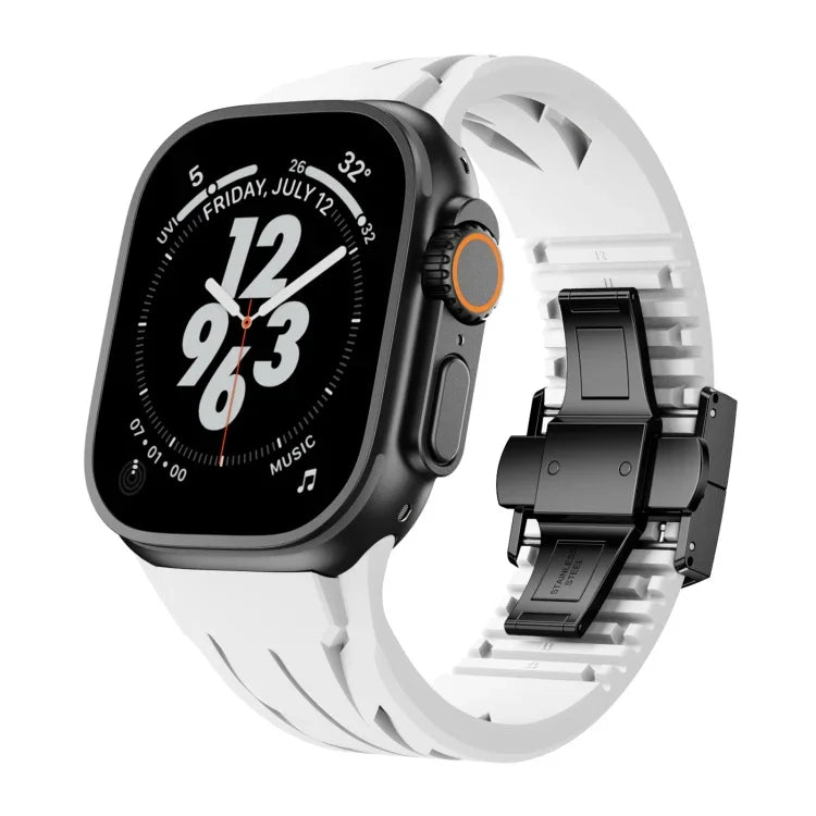 سوار ساعة من السيليكون مع إبزيم فراشة أسود من الفولاذ المقاوم للصدأ Tailor، لساعات Apple Watch مقاسات 44مم / 45مم / 46مم / 49مم