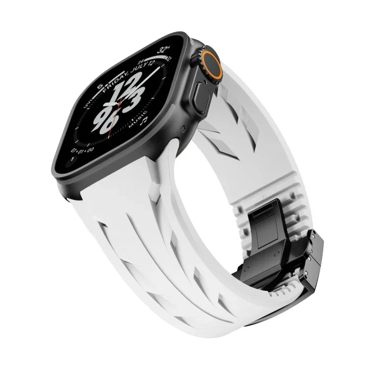 سوار ساعة من السيليكون مع إبزيم فراشة أسود من الفولاذ المقاوم للصدأ Tailor، لساعات Apple Watch مقاسات 44مم / 45مم / 46مم / 49مم