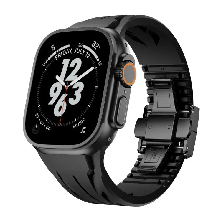 سوار ساعة من السيليكون مع إبزيم فراشة أسود من الفولاذ المقاوم للصدأ Tailor، لساعات Apple Watch مقاسات 44مم / 45مم / 46مم / 49مم