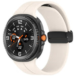 سوار ساعة سيليكون مع إبزيم مغناطيسي قابل للطي، لساعات Samsung Galaxy Watch8 / Watch8 Classic