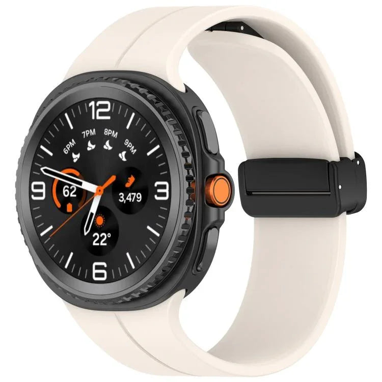 سوار ساعة سيليكون مع إبزيم مغناطيسي قابل للطي، لساعات Samsung Galaxy Watch8 / Watch8 Classic