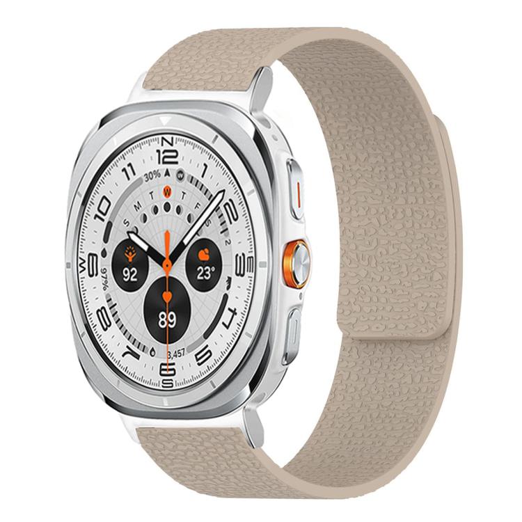 سوار ساعة سيليكون مغناطيسي ناعم بنقشة قشرة الليتشي، لساعات Samsung Galaxy Watch Ultra 47mm / Ultra 2025، وSamsung Galaxy Watch8 / 8 Classic