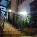 مصباح منظر طبيعي شمسي 2.5W 50 LED، إضاءة فناء خارجية مع تحكم + استشعار رادار، مصباح جداري