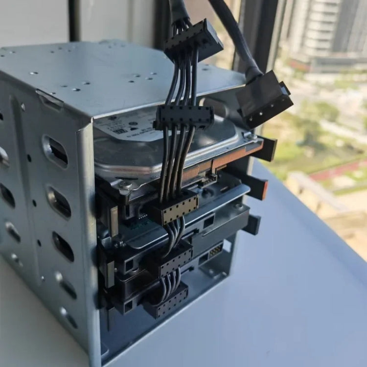كابل قفص قرص صلب 4 دبوس كبير 18AWG مع غلاف شبكي 1 إلى 5 SATA، 40 سم 4 دبوس 1 إلى 5